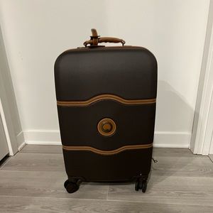 DELSEY Paris Chatelet Hardside carry on w/ Spinner Wheels, Chocolate Brown 21 in